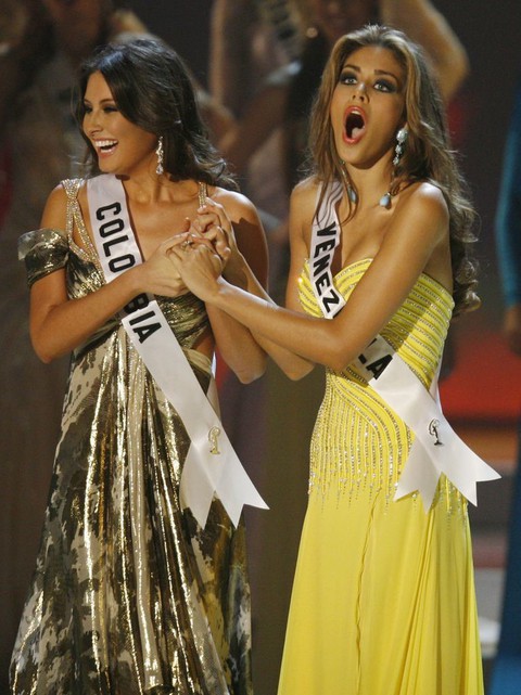 Thí sinh Miss Universe khóc, la thét, há hốc mồm khi là Hoa hậu - Ảnh 11. Thí sinh Miss Universe khóc, la thét, há hốc mồm khi là Hoa hậu - Ảnh 11.