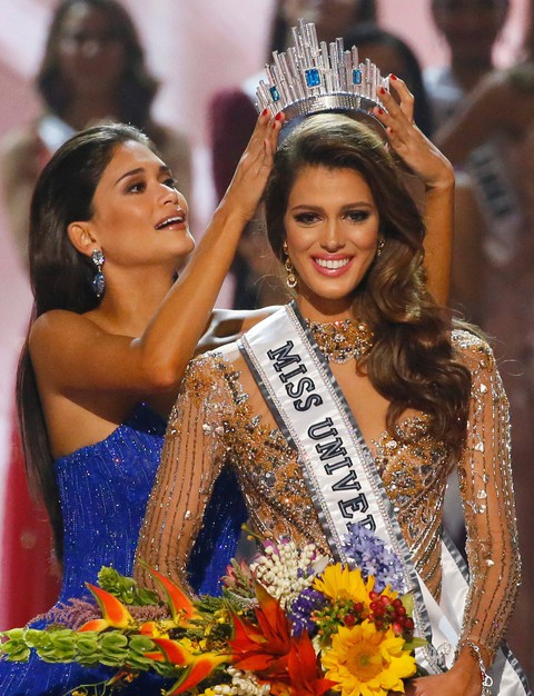 Thí sinh Miss Universe khóc, la thét, há hốc mồm khi là Hoa hậu - Ảnh 3. Thí sinh Miss Universe khóc, la thét, há hốc mồm khi là Hoa hậu - Ảnh 3.