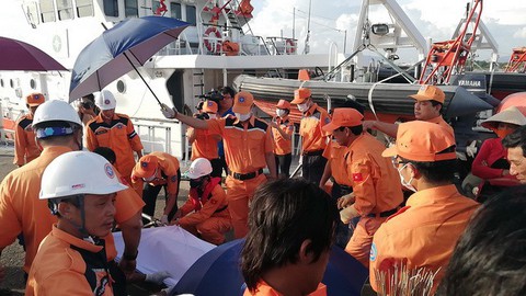 Tìm thấy thi thể một ngư dân tàu BV 9496 mất tích - Ảnh 1. Tìm thấy thi thể một ngư dân tàu BV 9496 mất tích - Ảnh 1.
