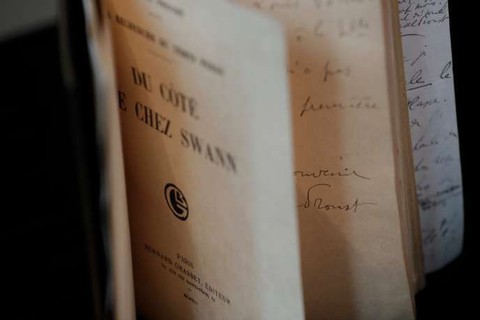 Một tác phẩm của Marcel Proust phá kỷ lục đấu giá - Ảnh 1. Một tác phẩm của Marcel Proust phá kỷ lục đấu giá - Ảnh 1.