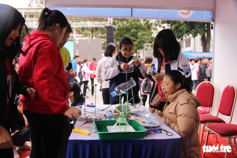 Hào hứng làm kỹ sư không gian ảo, gạch từ nylon - Ảnh 7. Hào hứng làm kỹ sư không gian ảo, gạch từ nylon - Ảnh 7.