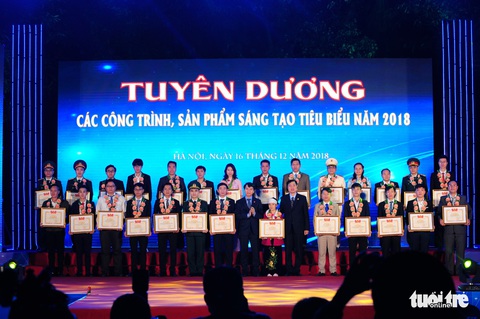 Trao thưởng 28 sản phẩm, công trình sáng tạo trẻ năm 2018 - Ảnh 4. Trao thưởng 28 sản phẩm, công trình sáng tạo trẻ năm 2018 - Ảnh 4.