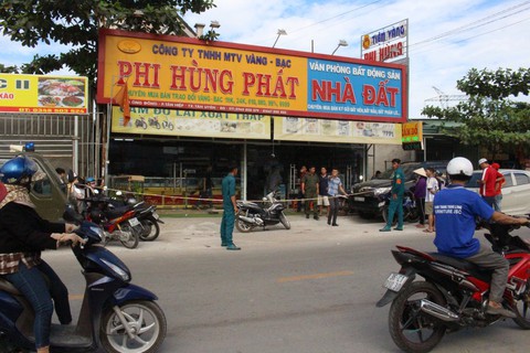 Nữ quái một mình cướp tiệm vàng bị bắt tại Bình Dương - Ảnh 1. Nữ quái một mình cướp tiệm vàng bị bắt tại Bình Dương - Ảnh 1.
