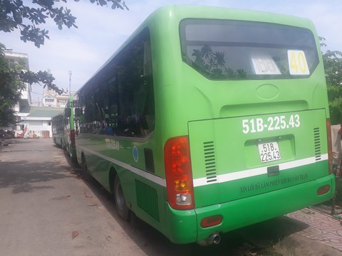 Đầu tư tiền chục tỉ, nhiều xe buýt trùm mền cả năm - Ảnh 2. Đầu tư tiền chục tỉ, nhiều xe buýt trùm mền cả năm - Ảnh 2.