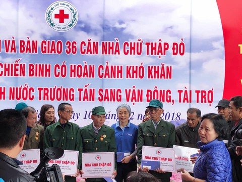 Xây trường cho trẻ em, trao nhà tình nghĩa cho cựu chiến binh - Ảnh 3. Xây trường cho trẻ em, trao nhà tình nghĩa cho cựu chiến binh - Ảnh 3.
