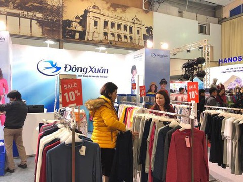 Hội chợ thời trang Việt Nam 2018 với chủ đề Lãng mạn Đông Hà Nội - Ảnh 2. Hội chợ thời trang Việt Nam 2018 với chủ đề Lãng mạn Đông Hà Nội - Ảnh 2.