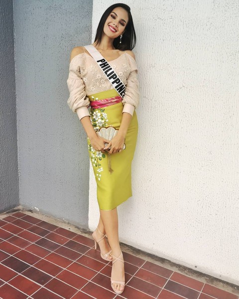 Kiểu catwalk nham thạch của Hoa hậu Hoàn vũ Catriona Gray - Ảnh 5. Kiểu catwalk nham thạch của Hoa hậu Hoàn vũ Catriona Gray - Ảnh 5.