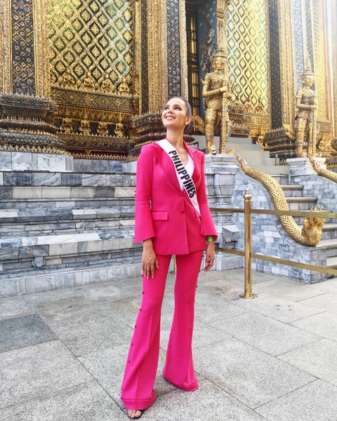 Kiểu catwalk nham thạch của Hoa hậu Hoàn vũ Catriona Gray - Ảnh 9. Kiểu catwalk nham thạch của Hoa hậu Hoàn vũ Catriona Gray - Ảnh 9.