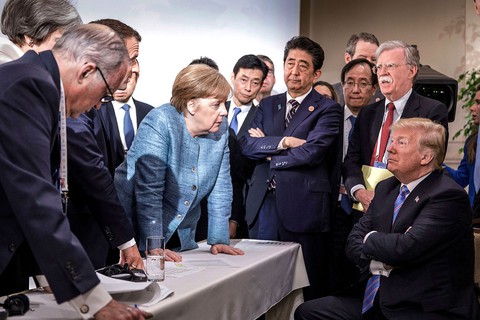 Một năm tweet với ông Trump - Ảnh 3. Một năm tweet với ông Trump - Ảnh 3.