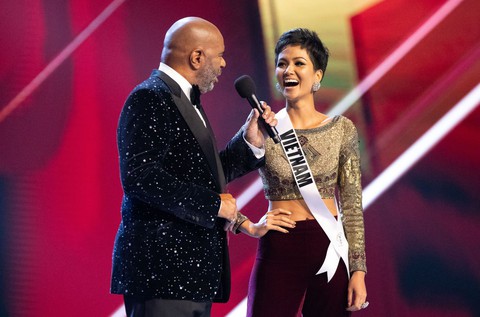 Lọ Lem H’Hen Niê đã chiếm được trái tim của dân Philippines - Ảnh 7. Lọ Lem H’Hen Niê đã chiếm được trái tim của dân Philippines - Ảnh 7.