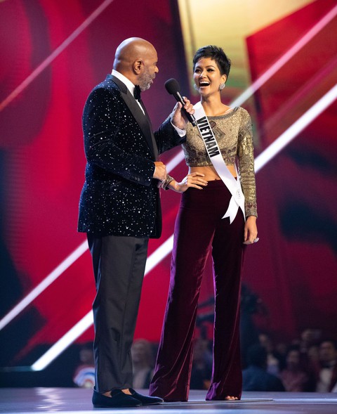 H’Hen Niê dừng ở top 5 Miss Universe do phiên dịch? - Ảnh 5. H’Hen Niê dừng ở top 5 Miss Universe do phiên dịch? - Ảnh 5.