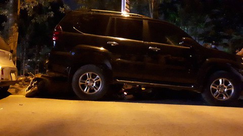 Nữ tài xế xe Lexus có nồng độ cồn cao khi gây tai nạn liên hoàn - Ảnh 2. Nữ tài xế xe Lexus có nồng độ cồn cao khi gây tai nạn liên hoàn - Ảnh 2.