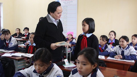 Bộ trưởng Phùng Xuân Nhạ: Thi giáo viên giỏi chỉ là diễn, tôi không đồng ý! - Ảnh 1. Bộ trưởng Phùng Xuân Nhạ: Thi giáo viên giỏi chỉ là diễn, tôi không đồng ý! - Ảnh 1.