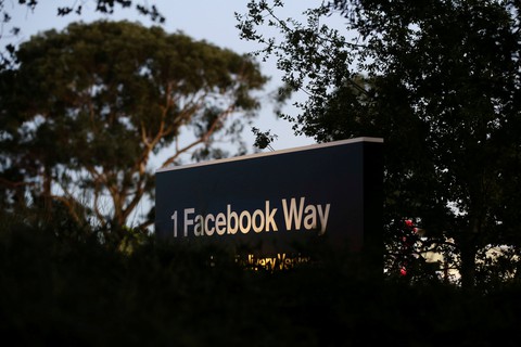 Bạn có biết kể cả khi tắt định vị, Facebook vẫn theo dõi bạn? - Ảnh 1. Bạn có biết kể cả khi tắt định vị, Facebook vẫn theo dõi bạn? - Ảnh 1.