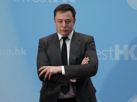 Tesla mất giám đốc kinh doanh vào tay Airbnb - Ảnh 1. Tesla mất giám đốc kinh doanh vào tay Airbnb - Ảnh 1.