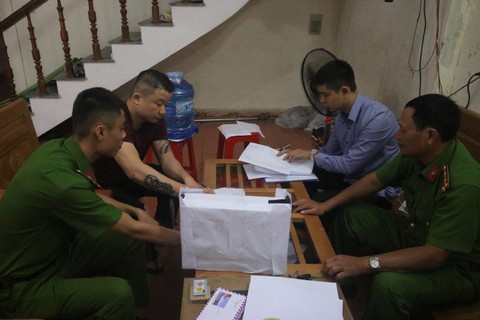 Bắt trùm cho vay nặng lãi ở Hà Tĩnh - Ảnh 1. Bắt trùm cho vay nặng lãi ở Hà Tĩnh - Ảnh 1.