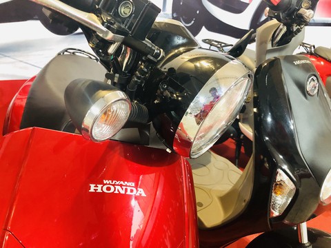 Honda VN bất ngờ với sự kiện ra mắt... xe máy điện Honda - Ảnh 2. Honda VN bất ngờ với sự kiện ra mắt... xe máy điện Honda - Ảnh 2.