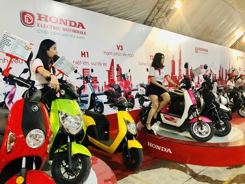 Honda VN bất ngờ với sự kiện ra mắt... xe máy điện Honda - Ảnh 3. Honda VN bất ngờ với sự kiện ra mắt... xe máy điện Honda - Ảnh 3.