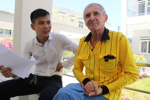 Tay chơi thuyền buồm trở về Mỹ sau một năm được Đà Nẵng cưu mang - Ảnh 6. Tay chơi thuyền buồm trở về Mỹ sau một năm được Đà Nẵng cưu mang - Ảnh 6.
