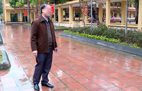 Vụ hiệu trưởng bị tố xâm hại nam sinh: Cần quy định về tiếp xúc riêng học sinh - Ảnh 1. Vụ hiệu trưởng bị tố xâm hại nam sinh: Cần quy định về tiếp xúc riêng học sinh - Ảnh 1.