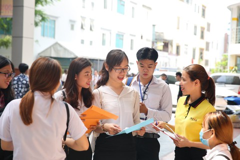 Sinh viên chinh phục nhà tuyển dụng - Ảnh 4. Sinh viên chinh phục nhà tuyển dụng - Ảnh 4.