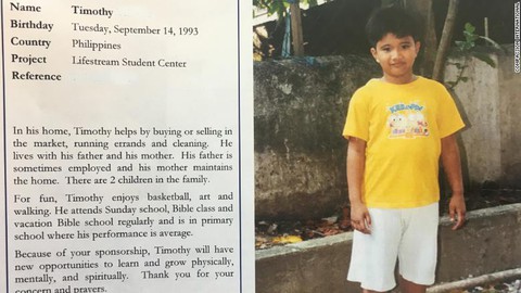 Bush cha làm bạn tâm thư với bé trai Philippines suốt 10 năm - Ảnh 4. Bush cha làm bạn tâm thư với bé trai Philippines suốt 10 năm - Ảnh 4.