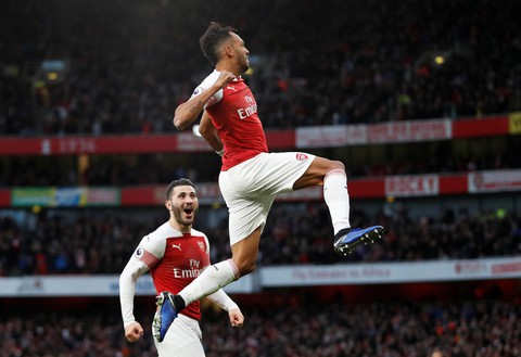 Arsenal thắng nghẹt thở Tottenham 4-2 sau cuộc rượt đuổi tại Emirates - Ảnh 1. Arsenal thắng nghẹt thở Tottenham 4-2 sau cuộc rượt đuổi tại Emirates - Ảnh 1.