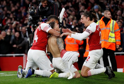 Arsenal thắng nghẹt thở Tottenham 4-2 sau cuộc rượt đuổi tại Emirates - Ảnh 3. Arsenal thắng nghẹt thở Tottenham 4-2 sau cuộc rượt đuổi tại Emirates - Ảnh 3.