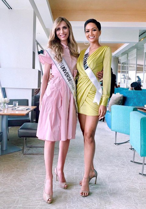 Ngắm nhan sắc thí sinh chuyển giới đầu tiên dự Miss Universe - Ảnh 3. Ngắm nhan sắc thí sinh chuyển giới đầu tiên dự Miss Universe - Ảnh 3.