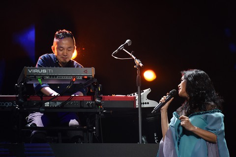 Ở đêm nhạc Bình minh, Thanh Lam mới không còn hú hét - Ảnh 6. Ở đêm nhạc Bình minh, Thanh Lam mới không còn hú hét - Ảnh 6.