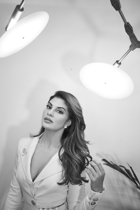 Minh tinh Bollywood diện thiết kế của Nguyễn Công Trí - Ảnh 5. Minh tinh Bollywood diện thiết kế của Nguyễn Công Trí - Ảnh 5.