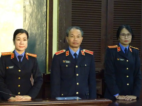 Tòa tuyên Trần Phương Bình chung thân, Vũ nhôm 17 năm tù - Ảnh 3. Tòa tuyên Trần Phương Bình chung thân, Vũ nhôm 17 năm tù - Ảnh 3.