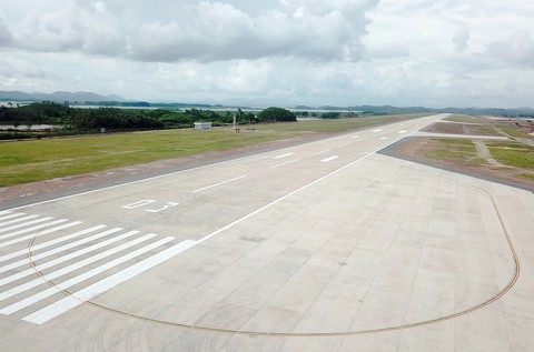Sân bay Vân Đồn  trước giờ… cất cánh - Ảnh 1.