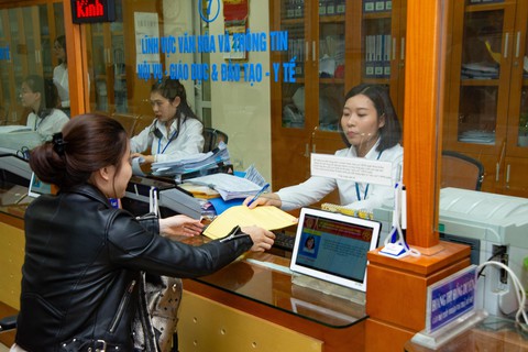 Lương tối thiểu tăng nhưng mới đủ 2/3 nhu cầu sống - Ảnh 1. Lương tối thiểu tăng nhưng mới đủ 2/3 nhu cầu sống - Ảnh 1.