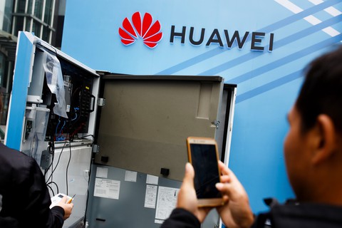Ván cờ thế Huawei - kỳ cuối: Dựng lưới ngăn Huawei - Ảnh 3. Ván cờ thế Huawei - kỳ cuối: Dựng lưới ngăn Huawei - Ảnh 3.
