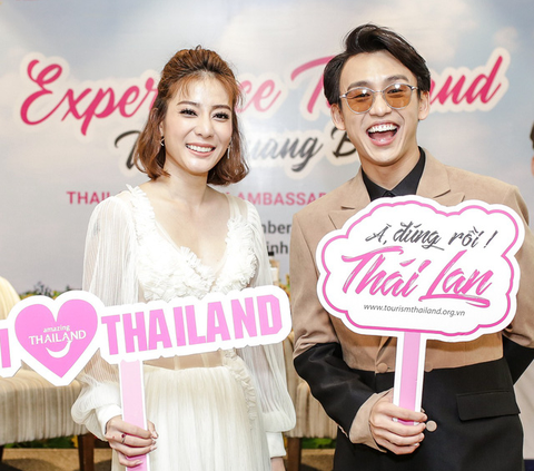 MC Quang Bảo chủ trì sô À, đúng rồi! Thái Lan - Ảnh 1. MC Quang Bảo chủ trì sô À, đúng rồi! Thái Lan - Ảnh 1.