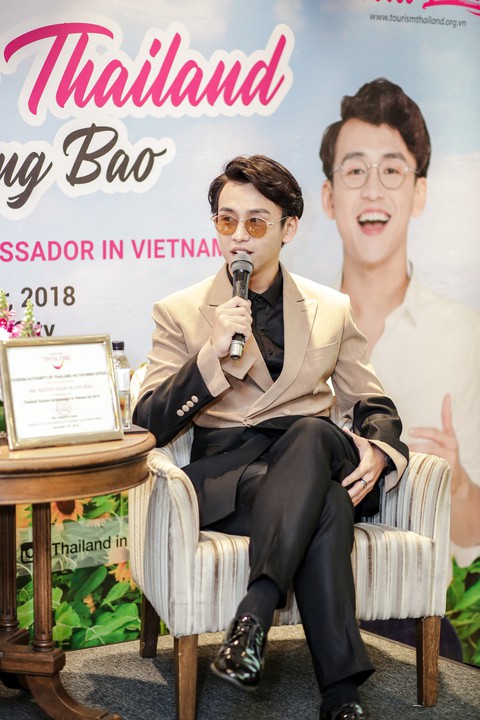 MC Quang Bảo chủ trì sô À, đúng rồi! Thái Lan - Ảnh 3. MC Quang Bảo chủ trì sô À, đúng rồi! Thái Lan - Ảnh 3.