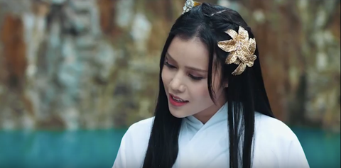 Quán quân Hồng Gấm tung phim ngắn cổ trang Sẽ thôi mong chờ - Ảnh 1. Quán quân Hồng Gấm tung phim ngắn cổ trang Sẽ thôi mong chờ - Ảnh 1.
