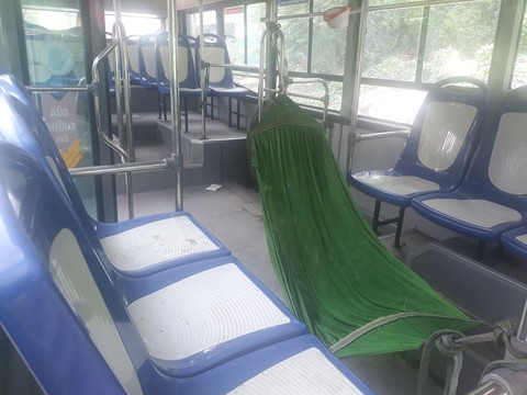 Thiếu nợ, 16 xe buýt bị ngân hàng niêm phong - Ảnh 1. Thiếu nợ, 16 xe buýt bị ngân hàng niêm phong - Ảnh 1.