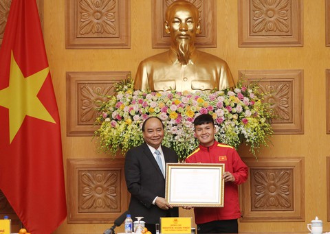 Thủ tướng trao Huân chương Lao động hạng nhất cho đội tuyển VN - Ảnh 4. Thủ tướng trao Huân chương Lao động hạng nhất cho đội tuyển VN - Ảnh 4.