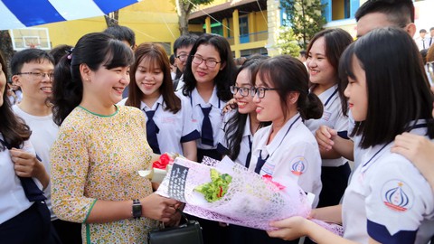 Chuẩn hiệu trưởng, chuẩn giáo viên: Không phải để tạo áp lực - Ảnh 1. Chuẩn hiệu trưởng, chuẩn giáo viên: Không phải để tạo áp lực - Ảnh 1.