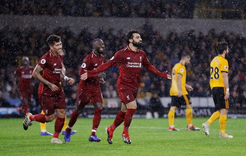 Salah tỏa sáng, Liverpool giữ vững đỉnh bảng - Ảnh 1. Salah tỏa sáng, Liverpool giữ vững đỉnh bảng - Ảnh 1.