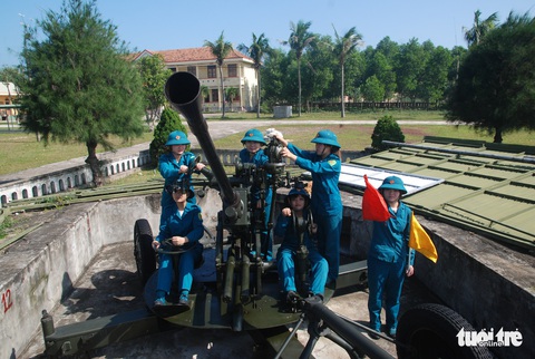 Những bóng hồng canh trời tuổi đôi mươi ở Đồng Hới - Ảnh 1. Những bóng hồng canh trời tuổi đôi mươi ở Đồng Hới - Ảnh 1.