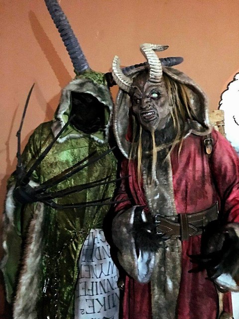 Quái vật Krampus nổi không thua ông già Noel mùa Giáng sinh - Ảnh 3. Quái vật Krampus nổi không thua ông già Noel mùa Giáng sinh - Ảnh 3.