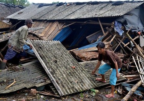 Chưa có thông tin người Việt bị ảnh hưởng sóng thần tại Indonesia - Ảnh 1. Chưa có thông tin người Việt bị ảnh hưởng sóng thần tại Indonesia - Ảnh 1.
