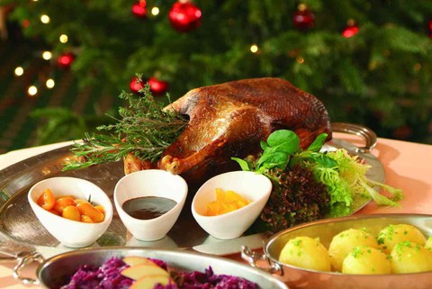 Cá trích mặc áo lông, tiệc thất ngư và những món độc lạ mùa Giáng sinh - Ảnh 2. Cá trích mặc áo lông, tiệc thất ngư và những món độc lạ mùa Giáng sinh - Ảnh 2.