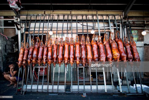 Cá trích mặc áo lông, tiệc thất ngư và những món độc lạ mùa Giáng sinh - Ảnh 8. Cá trích mặc áo lông, tiệc thất ngư và những món độc lạ mùa Giáng sinh - Ảnh 8.