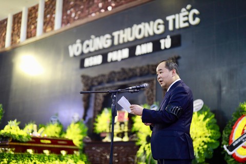 Lễ tang NSND Anh Tú: Người ra đi để lại nỗi tiếc thương - Ảnh 16. Lễ tang NSND Anh Tú: Người ra đi để lại nỗi tiếc thương - Ảnh 16.