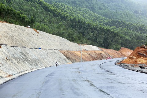 Hầm đường bộ Đèo Cù Mông vận hành sử dụng trước Tết Kỷ Hợi 2019 - Ảnh 7. Hầm đường bộ Đèo Cù Mông vận hành sử dụng trước Tết Kỷ Hợi 2019 - Ảnh 7.