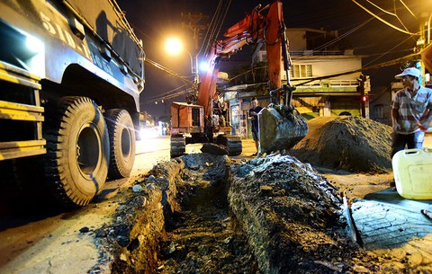 TP.HCM, bao giờ không còn chuyện đào đường nham nhở? - Ảnh 3. TP.HCM, bao giờ không còn chuyện đào đường nham nhở? - Ảnh 3.